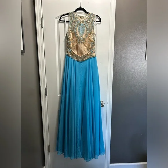NWT Size 12 SPARKLE Beaded Halter Evening Gown